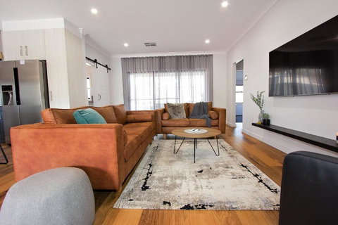 The Clyde Greenock - Sunshine Coast Tourism 4