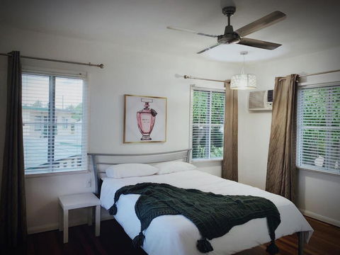 Holiday Rental Huge House With Beach Views - Sunshine Coast Tourism 6