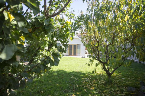GALWAY COTTAGE - Holiday Sunshine Coast 4