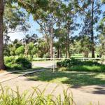 GOLF 39 MOLLYMOOK BEACH - Holiday Sunshine Coast 0