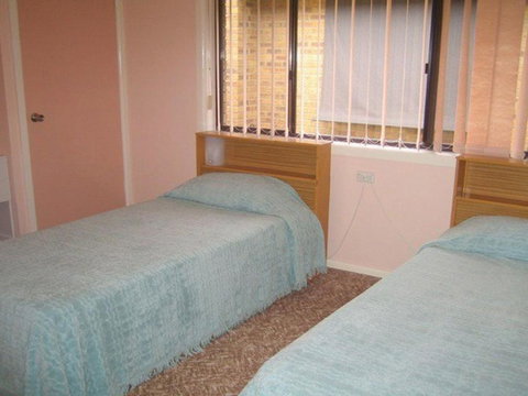 SEASCAPE In NARRAWALLEE - Sunshine Coast Tourism 3