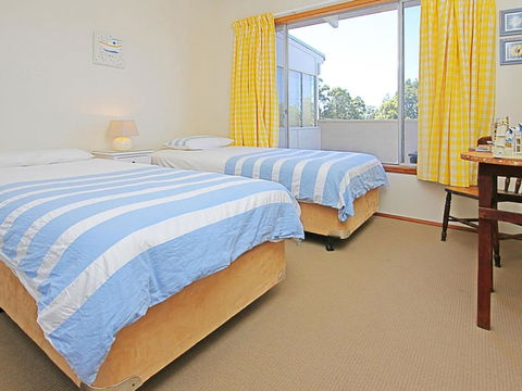 REST ASHORE At MOLLYMOOK - Sunshine Coast Tourism 1