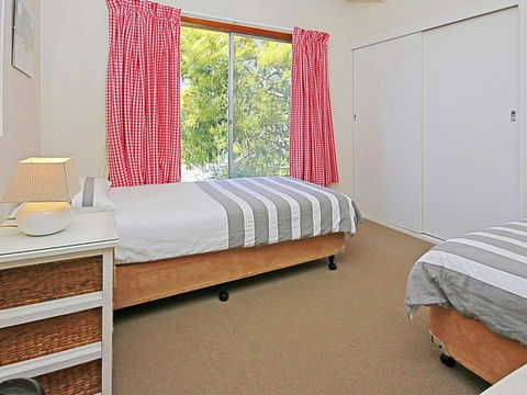 REST ASHORE At MOLLYMOOK - Sunshine Coast Tourism 2