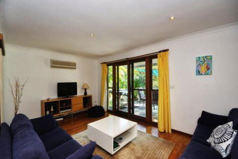 Brilliant Location - Sunshine Coast Tourism 0