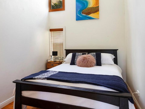 Pet Friendly Bennetts Beach Cottage - Sunshine Coast Tourism 4
