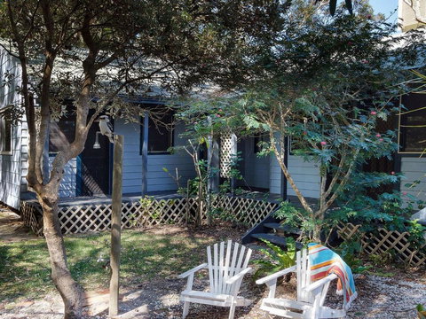 Pet Friendly Bennetts Beach Cottage - Sunshine Coast Tourism 5