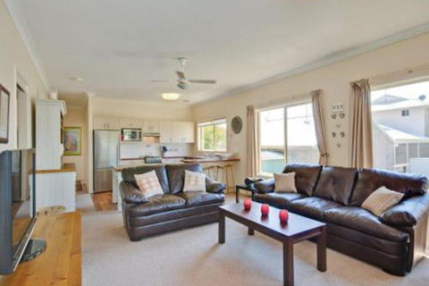 Just 4 Fun - Sunshine Coast Tourism 0