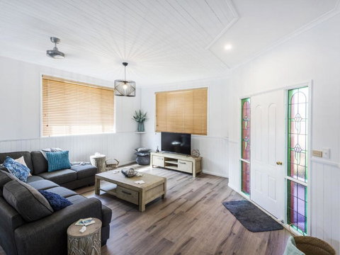 31 Melville Street - Holiday Sunshine Coast 1