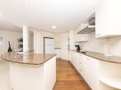 Le Point 101 - Holiday Sunshine Coast 5