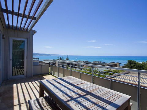 POINT GREY APARTMENT 14 The Point - Sunshine Coast Tourism 1