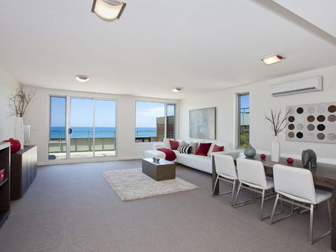 POINT GREY APARTMENT 14 The Point - Sunshine Coast Tourism 4