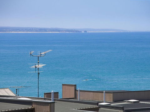 POINT GREY APARTMENT 14 The Point - Sunshine Coast Tourism 5