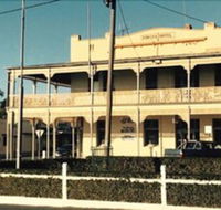 Eureka Hotel and Rainbow Brewery - Holiday Sunshine Coast