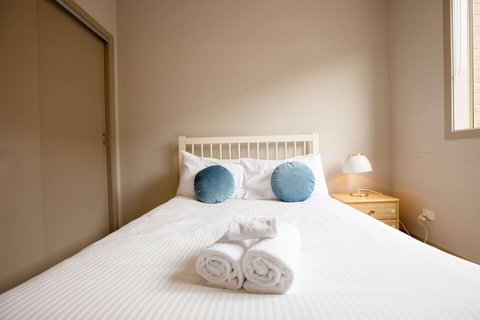 Gorgeous 4BR Home In Point Cook - Holiday Sunshine Coast 4