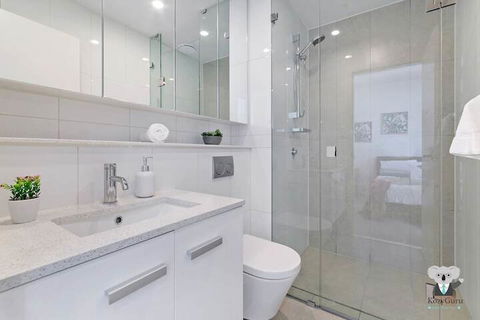 SouthWest LIVERPOOL Amazing View 2Bed APT NLP100A - Sunshine Coast Tourism 4
