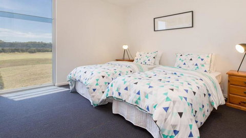 ST ANDREWS BEACH APARTMENT 4.01 - Sunshine Coast Tourism 5
