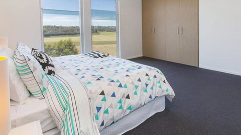 ST ANDREWS BEACH APARTMENT 4.01 - Sunshine Coast Tourism 7