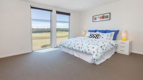 ST ANDREWS BEACH APARTMENT 4.02 - Sunshine Coast Tourism 3
