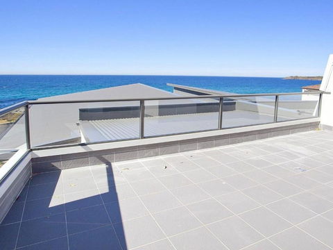 Aqua Views Over Jones Beach - Holiday Sunshine Coast 2