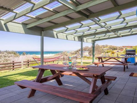 Antonios Paradise Spectacular Views Over Warrain Beach - Holiday Sunshine Coast 3
