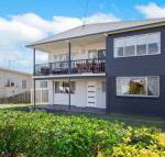 Sea Gem air conditioned  fireplace - Holiday Sunshine Coast