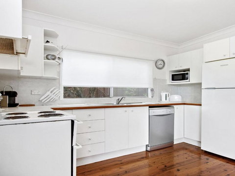 Sea Shack Renovated 1950s Beach House - Sunshine Coast Tourism 1