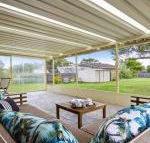 Sea Bird close to beach shops  cafes - Holiday Sunshine Coast
