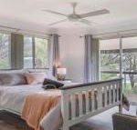 Sounds by the Sea open plan living metres to beach - Holiday Sunshine Coast