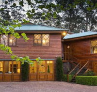 Treetops elegant inviting designer cedar home - Holiday Sunshine Coast