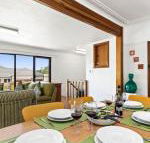Time to Unwind old style charm - Holiday Sunshine Coast