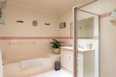 Walling Clifton Gardens Backing Onto Golf Course - Holiday Sunshine Coast 3