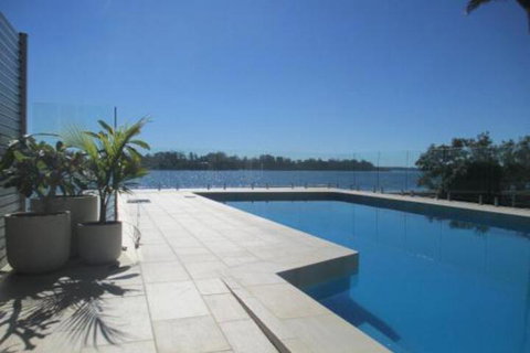 HIBBARD HAVEN - Holiday Sunshine Coast 0