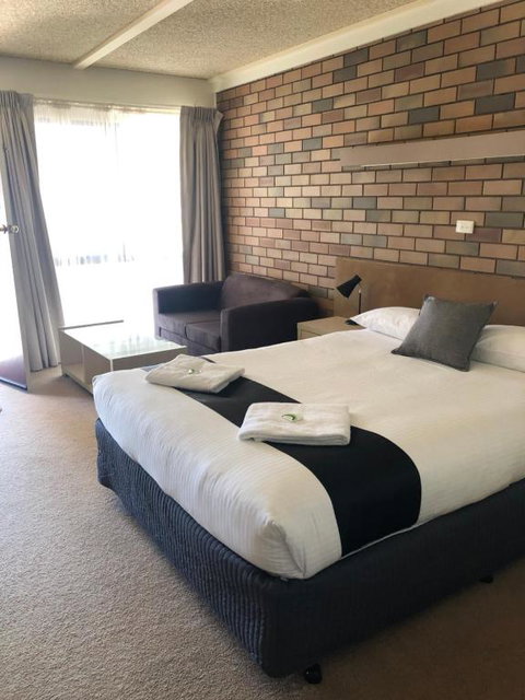 Tatura Country Motel - Holiday Sunshine Coast 6