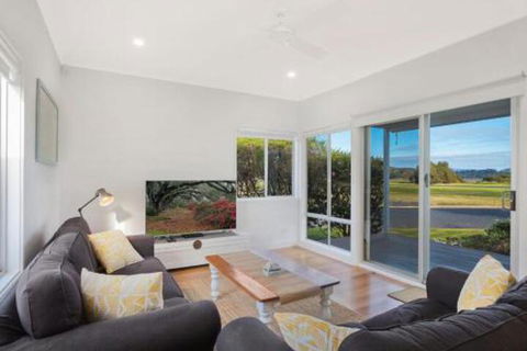 Kesla Beach House - Holiday Sunshine Coast 5