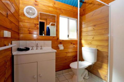 Sunnyhurst Chalets Rural Stay - Holiday Sunshine Coast 7