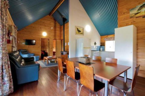 Sunnyhurst Chalets Rural Stay - Holiday Sunshine Coast 2
