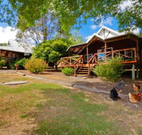 Sunnyhurst Chalets Rural Stay - Holiday Sunshine Coast