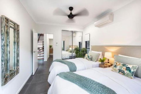 WINDFALL In PALM COVE - Holiday Sunshine Coast 3