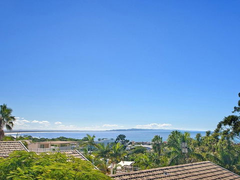 Artis Noosa Heads - Holiday Sunshine Coast 1