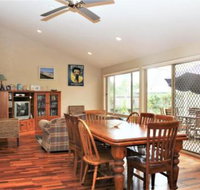 BEACHSIDE VILLA 2 - Sunshine Coast Tourism