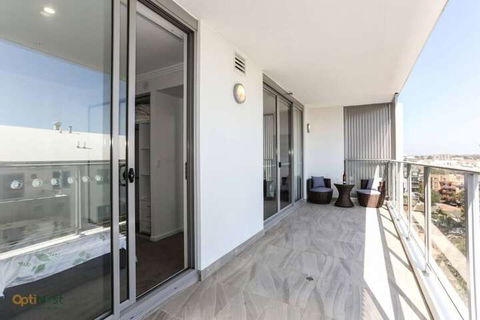 Modern, Spacious Apt@liverpool With Incredible Views - Sunshine Coast Tourism 7