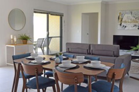 The Kingsley's Place Piara Waters - Holiday Sunshine Coast 0