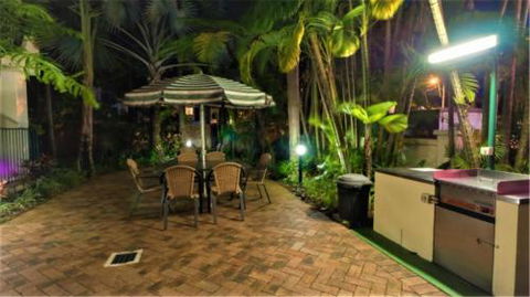 A Taste Of The Tropics - Holiday Sunshine Coast 6