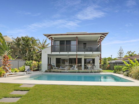WATERFRONT HOME BORDERING MOOLOOLABA - Holiday Sunshine Coast 4