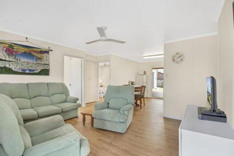 Beach Shack On Towners - Holiday Sunshine Coast 4