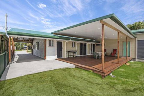 Beach Shack On Towners - Holiday Sunshine Coast 0