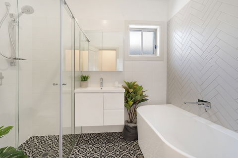 Accommodation Hunter - Adams St Maitland - Sunshine Coast Tourism 2