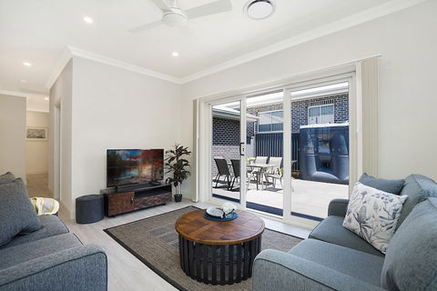 Accommodation Hunter - Adams St Maitland - Sunshine Coast Tourism 6