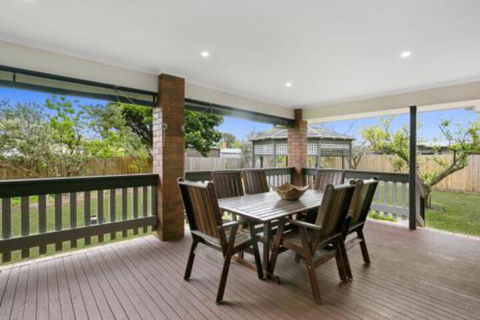 Family Getaway Walk To Bay Beach - Sunshine Coast Tourism 2