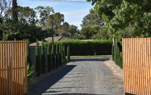 Kennedy House Euroa - Holiday Sunshine Coast 1